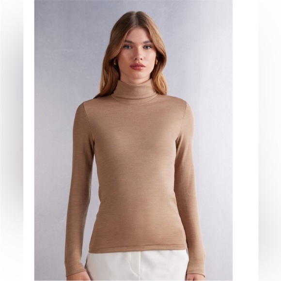 Everlane The Air Turtleneck - Picture 1 of 3